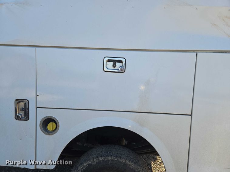 image for item EU3721 2019 Ford F250 Super Duty SuperCab utility bed pickup truck