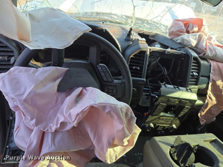 image for item EU3721 2019 Ford F250 Super Duty SuperCab utility bed pickup truck