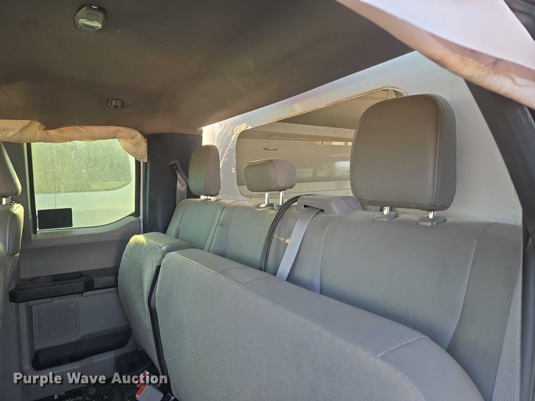 image for item EU3721 2019 Ford F250 Super Duty SuperCab utility bed pickup truck