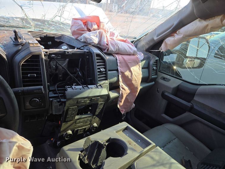 image for item EU3721 2019 Ford F250 Super Duty SuperCab utility bed pickup truck