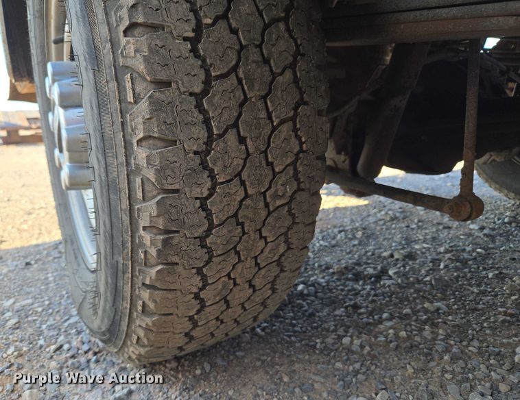 image for item EU3721 2019 Ford F250 Super Duty SuperCab utility bed pickup truck