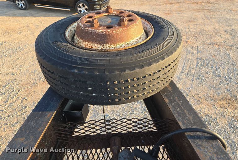 image for item EU3722 1995 Belshe DT-255 equipment trailer