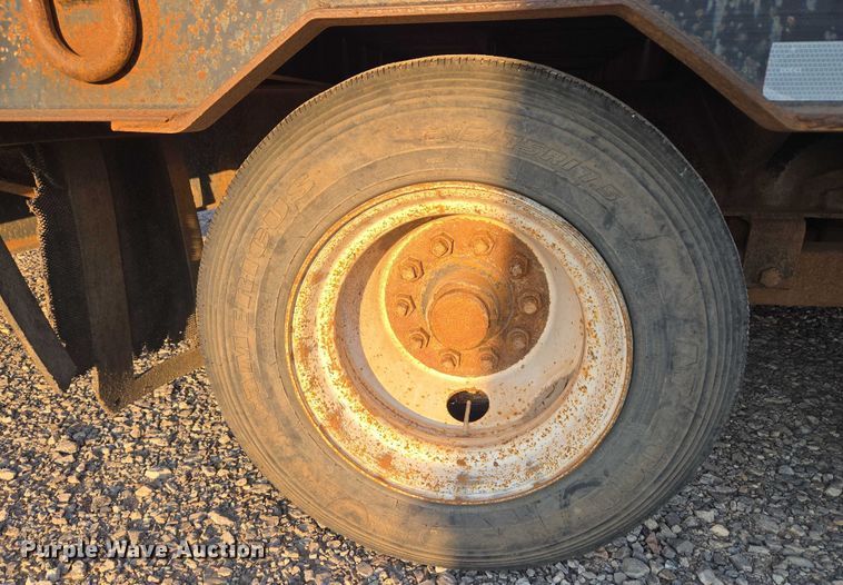 image for item EU3722 1995 Belshe DT-255 equipment trailer