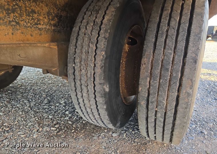 image for item EU3722 1995 Belshe DT-255 equipment trailer