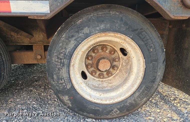 image for item EU3722 1995 Belshe DT-255 equipment trailer