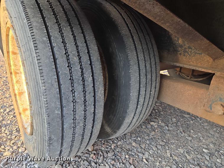 image for item EU3722 1995 Belshe DT-255 equipment trailer