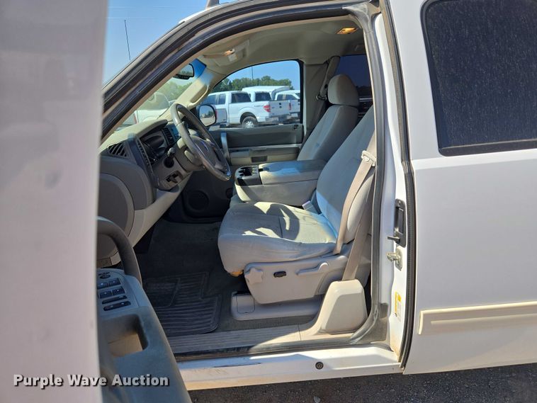 image for item EU3729 2009 GMC Sierra 1500 Ext. Cab pickup truck