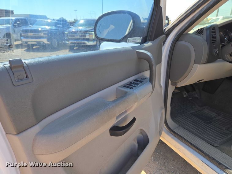 image for item EU3729 2009 GMC Sierra 1500 Ext. Cab pickup truck