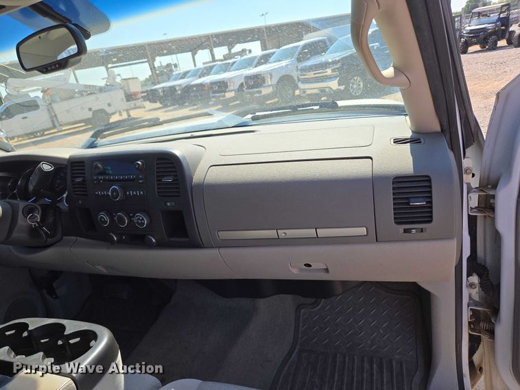 image for item EU3729 2009 GMC Sierra 1500 Ext. Cab pickup truck