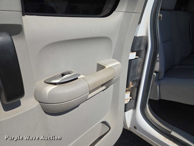 image for item EU3729 2009 GMC Sierra 1500 Ext. Cab pickup truck