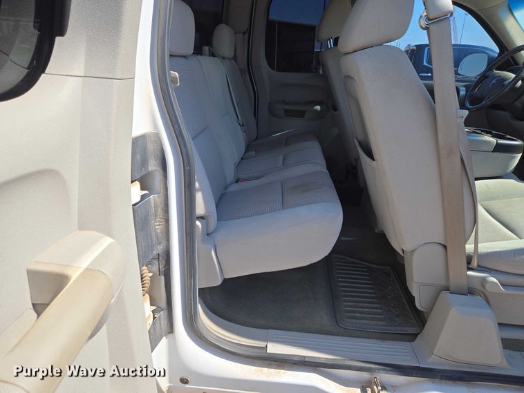 image for item EU3729 2009 GMC Sierra 1500 Ext. Cab pickup truck