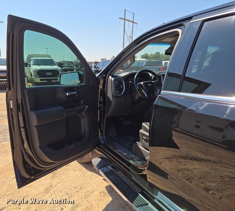 image for item EU3731 2019 Chevrolet Silverado 1500 Crew Cab pickup truck