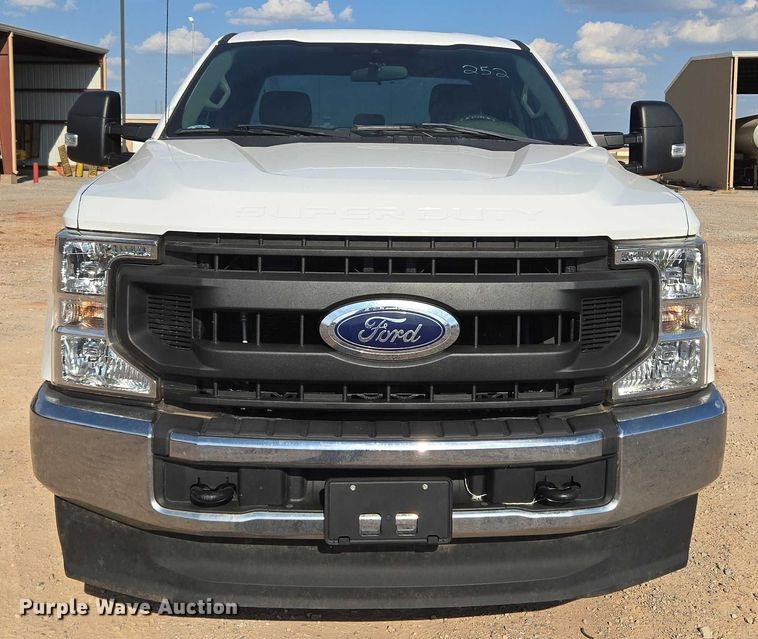 image for item EU3733 2020 Ford F250 Super Duty SuperCab pickup truck cab and chassis