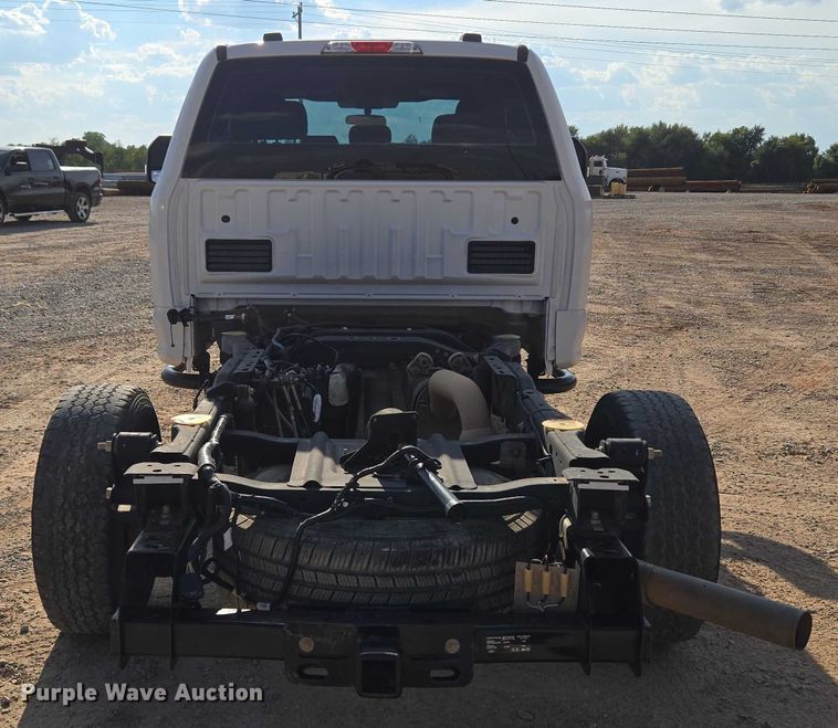 image for item EU3733 2020 Ford F250 Super Duty SuperCab pickup truck cab and chassis