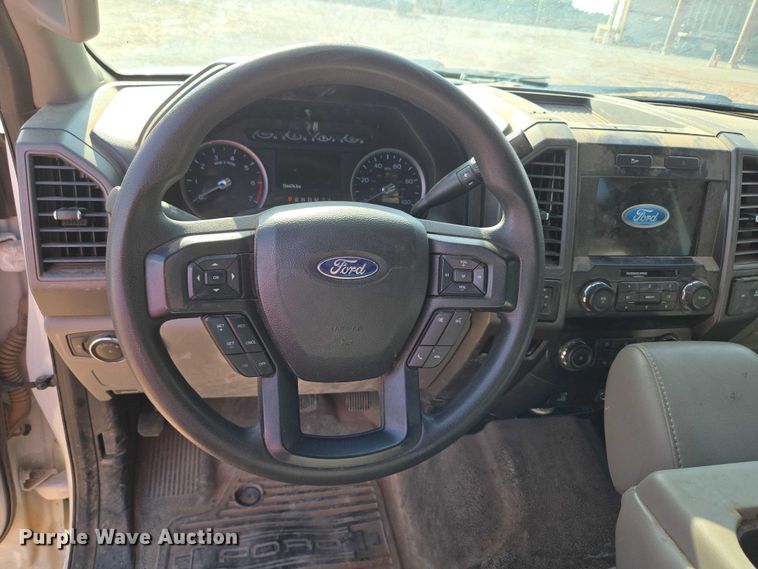 image for item EU3733 2020 Ford F250 Super Duty SuperCab pickup truck cab and chassis