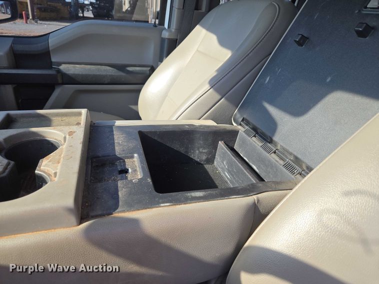 image for item EU3733 2020 Ford F250 Super Duty SuperCab pickup truck cab and chassis