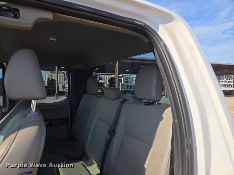 image for item EU3733 2020 Ford F250 Super Duty SuperCab pickup truck cab and chassis