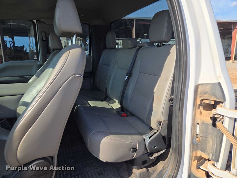 image for item EU3733 2020 Ford F250 Super Duty SuperCab pickup truck cab and chassis