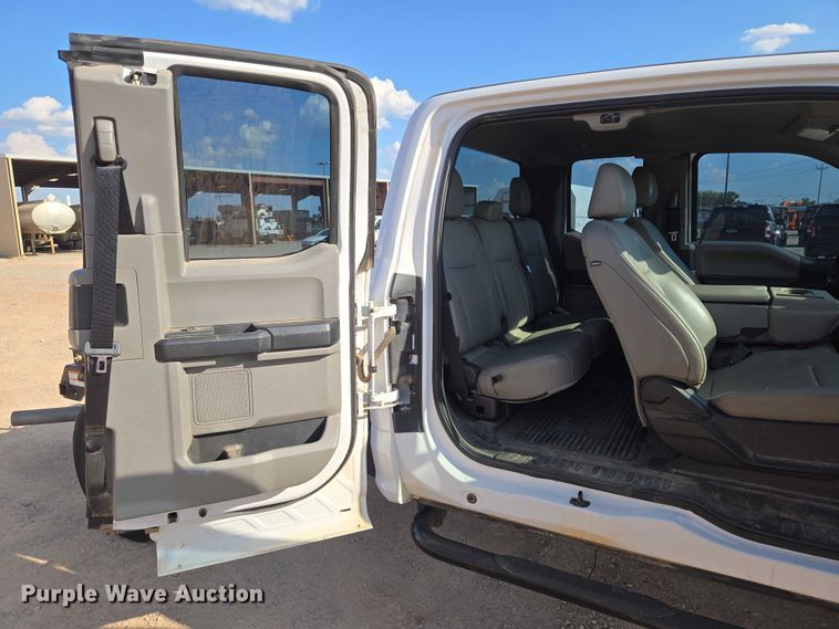 image for item EU3733 2020 Ford F250 Super Duty SuperCab pickup truck cab and chassis