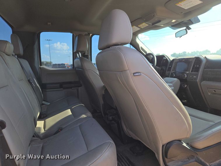 image for item EU3733 2020 Ford F250 Super Duty SuperCab pickup truck cab and chassis