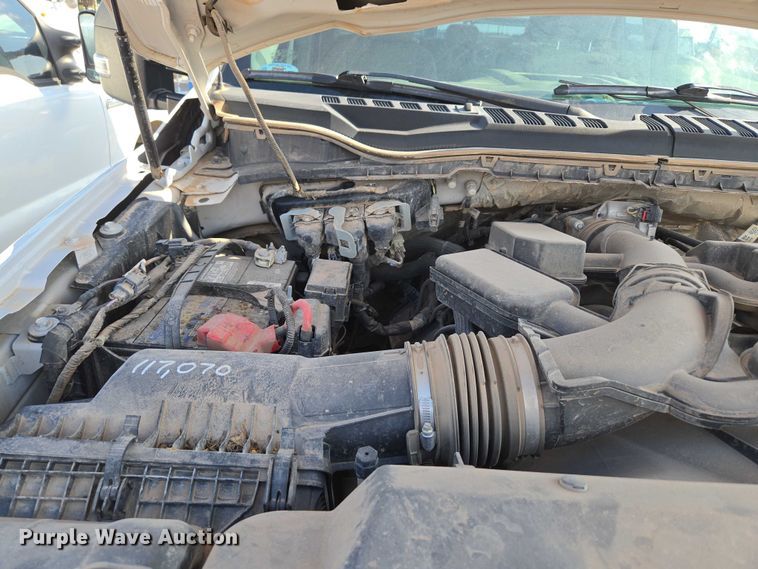 image for item EU3733 2020 Ford F250 Super Duty SuperCab pickup truck cab and chassis