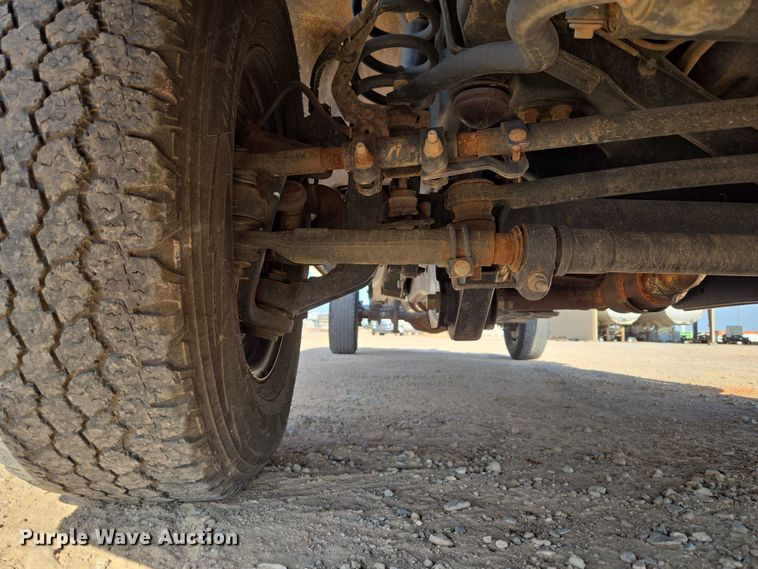 image for item EU3733 2020 Ford F250 Super Duty SuperCab pickup truck cab and chassis