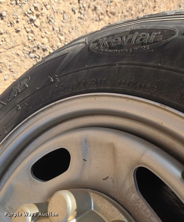 image for item EU3733 2020 Ford F250 Super Duty SuperCab pickup truck cab and chassis