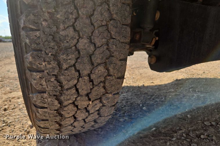 image for item EU3733 2020 Ford F250 Super Duty SuperCab pickup truck cab and chassis