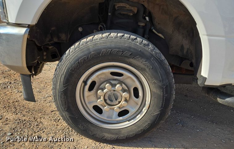 image for item EU3733 2020 Ford F250 Super Duty SuperCab pickup truck cab and chassis