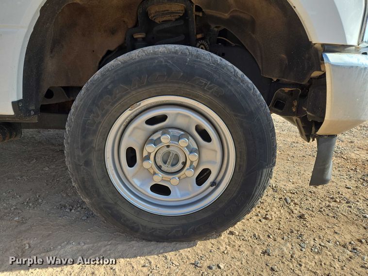 image for item EU3733 2020 Ford F250 Super Duty SuperCab pickup truck cab and chassis