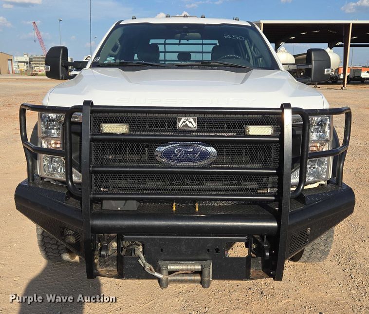 image for item EU3735 2020 Ford F550 SuperCab flatbed truck