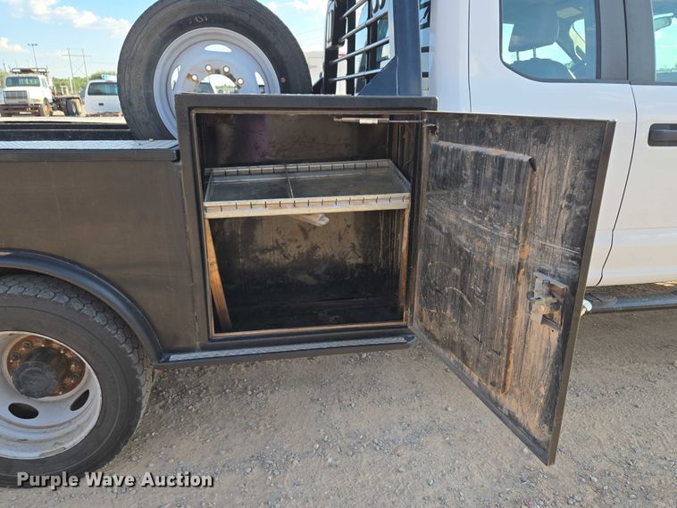 image for item EU3735 2020 Ford F550 SuperCab flatbed truck