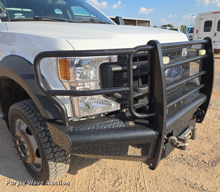 image for item EU3735 2020 Ford F550 SuperCab flatbed truck