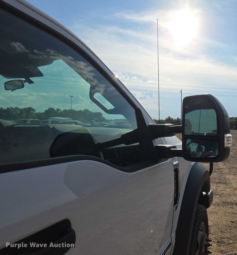 image for item EU3735 2020 Ford F550 SuperCab flatbed truck