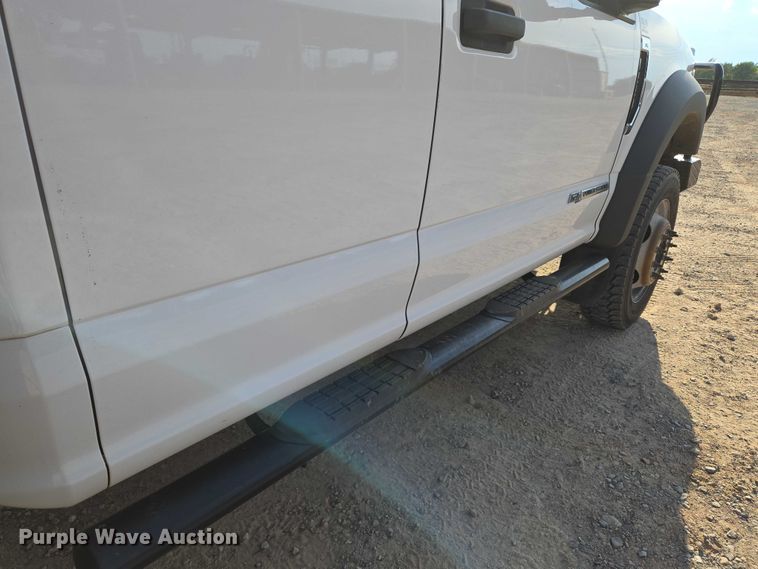 image for item EU3735 2020 Ford F550 SuperCab flatbed truck