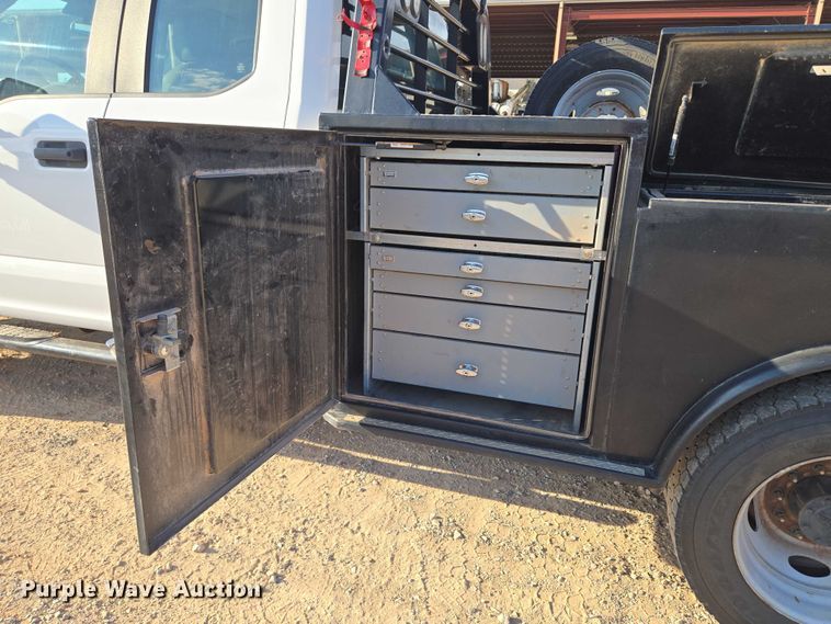 image for item EU3735 2020 Ford F550 SuperCab flatbed truck