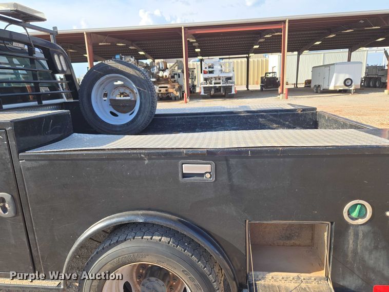 image for item EU3735 2020 Ford F550 SuperCab flatbed truck