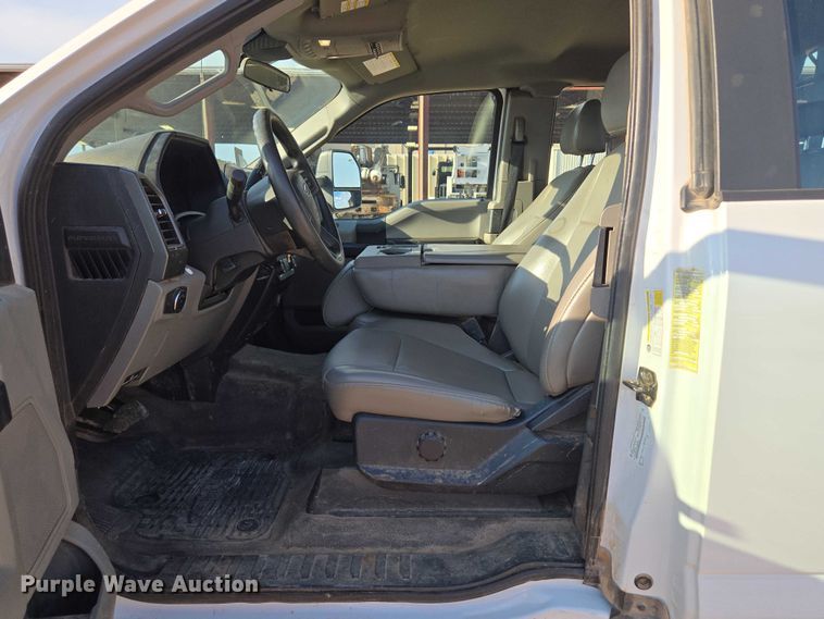 image for item EU3735 2020 Ford F550 SuperCab flatbed truck