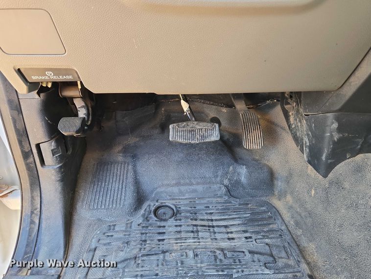 image for item EU3735 2020 Ford F550 SuperCab flatbed truck