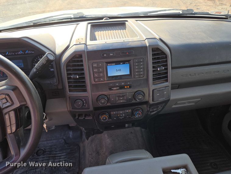 image for item EU3735 2020 Ford F550 SuperCab flatbed truck