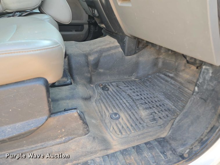 image for item EU3735 2020 Ford F550 SuperCab flatbed truck