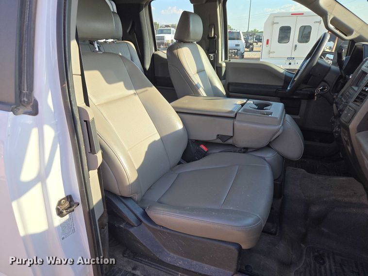 image for item EU3735 2020 Ford F550 SuperCab flatbed truck