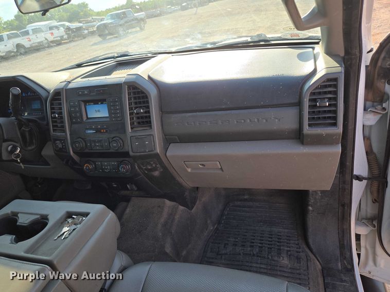 image for item EU3735 2020 Ford F550 SuperCab flatbed truck