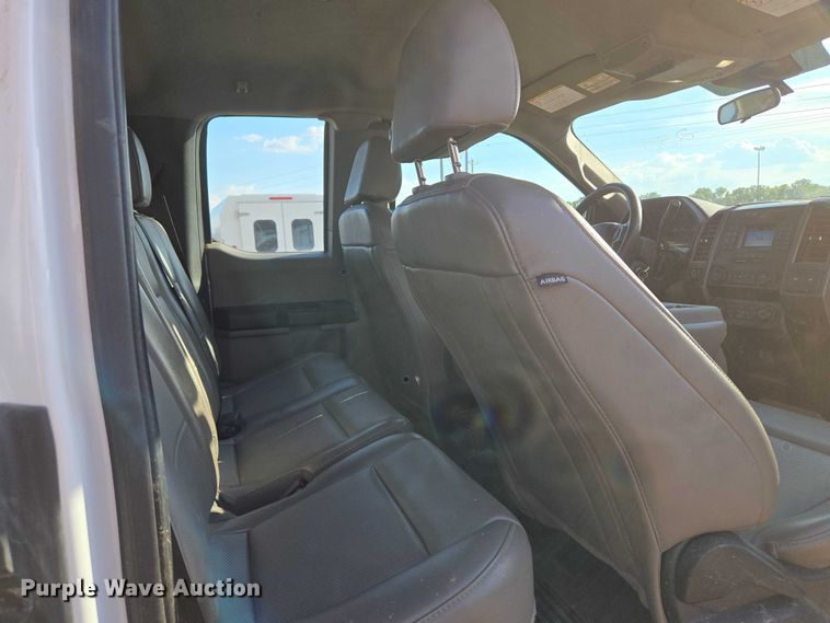 image for item EU3735 2020 Ford F550 SuperCab flatbed truck