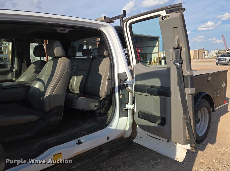 image for item EU3735 2020 Ford F550 SuperCab flatbed truck