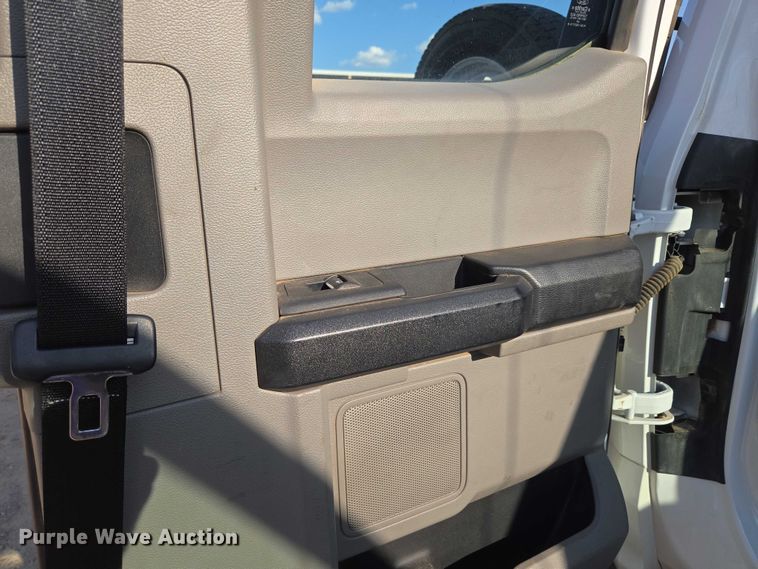 image for item EU3735 2020 Ford F550 SuperCab flatbed truck