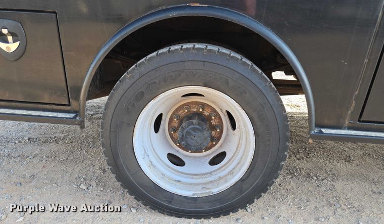 image for item EU3735 2020 Ford F550 SuperCab flatbed truck