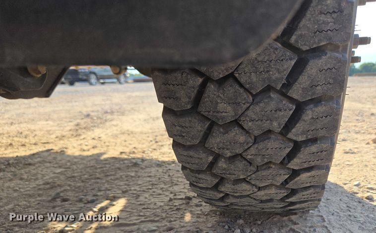 image for item EU3735 2020 Ford F550 SuperCab flatbed truck