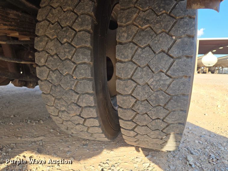 image for item EU3735 2020 Ford F550 SuperCab flatbed truck