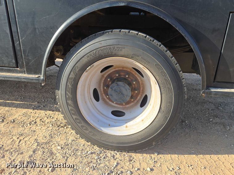 image for item EU3735 2020 Ford F550 SuperCab flatbed truck